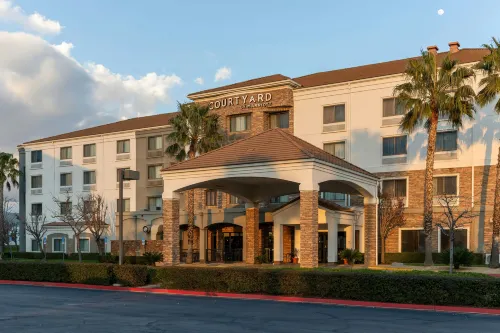 Courtyard Ontario Rancho Cucamonga - parking