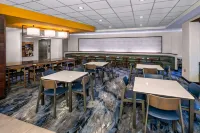 Fairfield Inn & Suites Edmonton North - breakfast