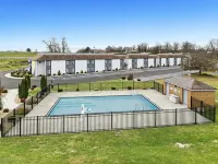 Spark by Hilton Abingdon I-81 Near Fairgrounds - Pool
