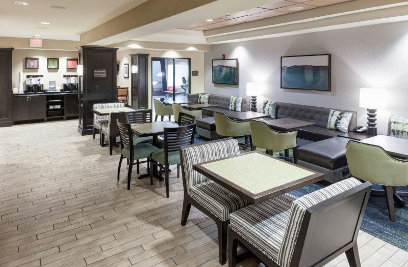 Hampton Inn & Suites Gainesville-Downtown photo 4