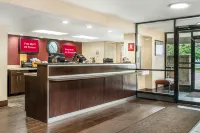 Red Roof Inn Detroit Metro Airport - Taylor - Parking