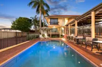 Pegasus Motor Inn and Serviced Apartments - Pools