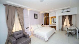 Cholis Residency