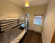 Stunning Two Bedroom Apartment in the New Forest with Private Courtyard - 2-Star