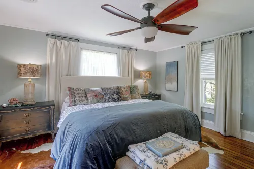 Shop, Dine, Explore Dtwn! Walkable Farmington Home - Homestays