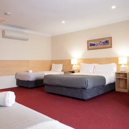 The Ballandean Pub & Motel