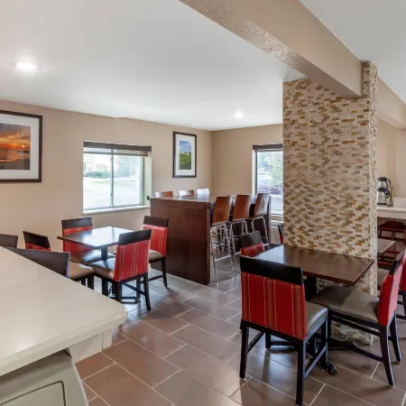 Clarion Pointe Racine - Mount Pleasant