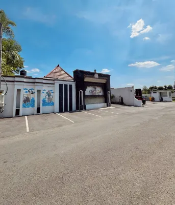 Chrome Hotel & Resort Solo - Parkering