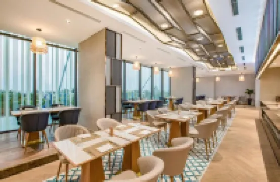 プリンス ホテル ダナン (フォーマリー セル ド メール ホテル & スイーツ)