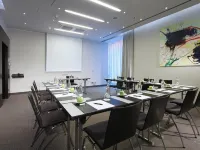 Lindner Hotel Berlin Ku'damm - part of JdV by Hyatt Отели рядом с достопримечательностью «Торговый центр Bikini Berlin»