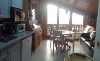 St Gervais, Home with A View. Dble Bedroom; Child Bed. Pkg. Central Quiet Venue