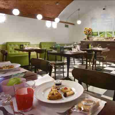 Graziella Patio Hotel Dining/Meeting Rooms
