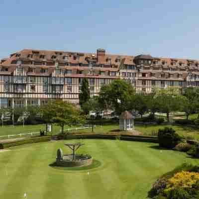 Hôtel Barrière L'Hôtel du Golf Deauville Hotel Exterior