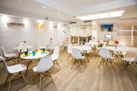 Y Hostel - Albergue Juvenil Hotels in 