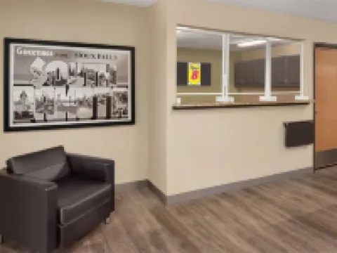 Super 8 by Wyndham Sioux Falls Hotels in Sioux Falls