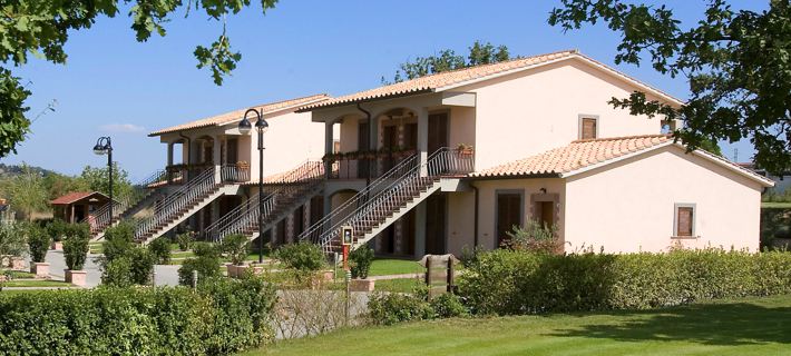 Oak Hotels in Sorano