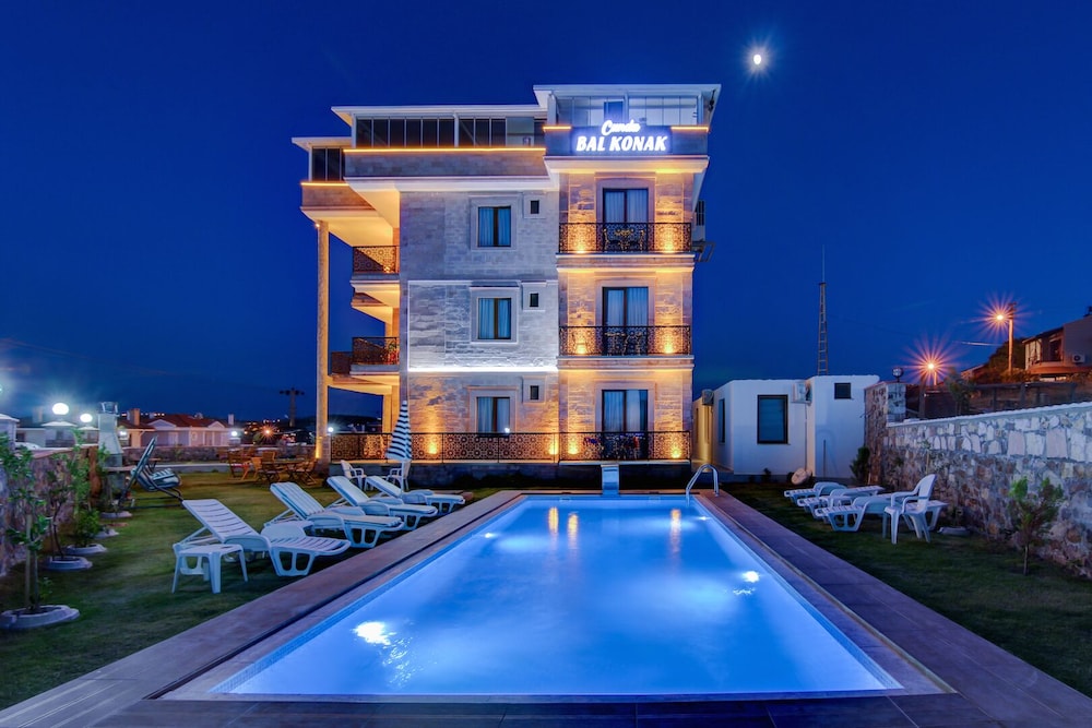 Cunda Kale Otel (Cunda Bal Konak Otel)