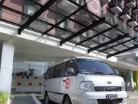 Amaris Hotel Bandara Soekarno Hatta - parkir