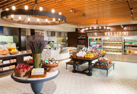 3. 뉴욕 힐튼 미드..