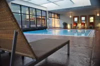 DoubleTree by Hilton Chicago - North Shore Conference Center - Pool