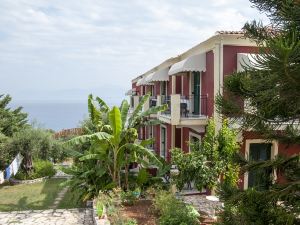 Apraos Bay Hotel in Kalamaki Beach, 100m from the Lovely Sandy Beach