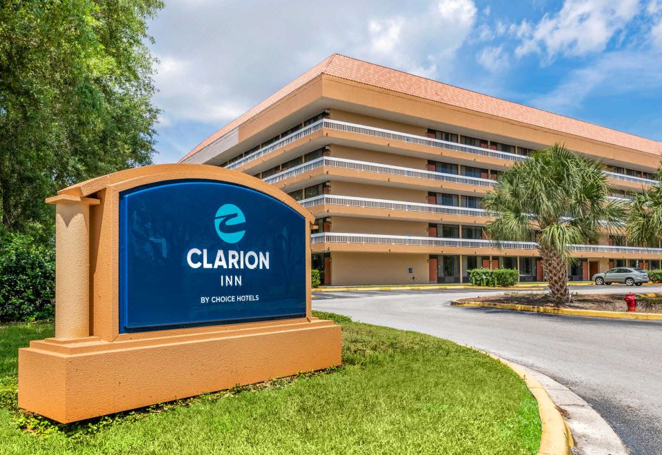 Clarion Inn Logo