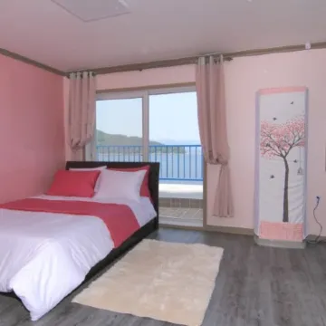 Changwon Santorini Pension