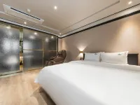 Hotel Mar Samsan Отели рядом с достопримечательностью «Храм Вольбонса»