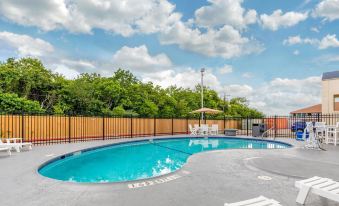 Quality Inn Clute Freeport
