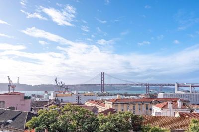 Surroundings Guestready - Bright & Spacious 2-Bed Apt with Rooftop Terrace in Alcântara Photo