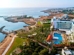 Cavo Maris Beach Hotel