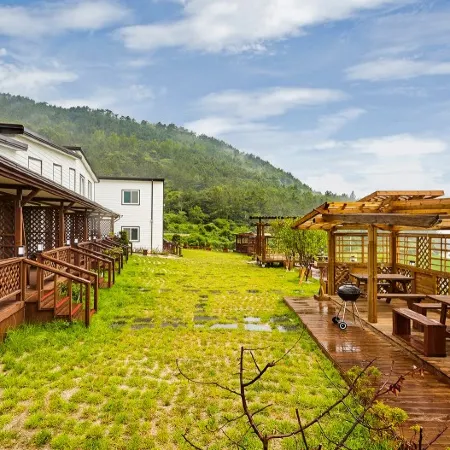 Namhae Uyeongwa Inyeon Pension Uyeon