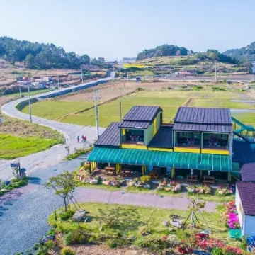 Wando Cheongsando Sun and Moon Pension