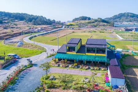 Wando Cheongsando Sun and Moon Pension Отели рядом с достопримечательностью «Spring Waltz Location»