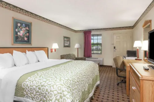 Days Inn by Wyndham Lexington - Moteles