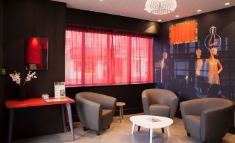 Hotel Sixteen Paris Montrouge