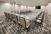 Embassy Suites by Hilton Atlanta Perimeter Center فنادق في دونوودي