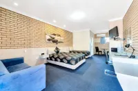 Warwick Settlers Inn Hotels in Warwick