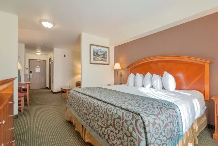 Days Inn by Wyndham Manitou Springs Отели рядом с достопримечательностью «Пайкс Пик - Америкас Маунтин»