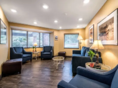 伊薩卡大學區凱藝酒店 伊薩卡酒店