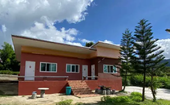 Misty Vale Resort Отели рядом с достопримечательностью «Wat Pa Chai Chumpol»