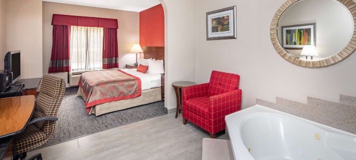 Ramada by Wyndham Alpharetta/Atlanta North Hotels in Alpharetta