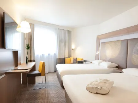 Novotel Paris les Halles Отели рядом с достопримечательностью «Сад Отель де Сан»