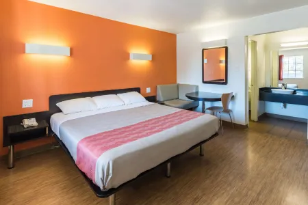 Motel 6 Stephenville, TX