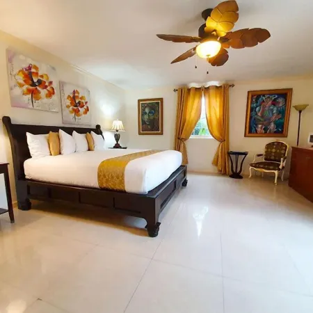 Ocean West Boutique Hotel