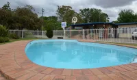 Orana Windmill Motel Hotel di Gilgandra