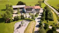 Familienhotel Löwen Các khách sạn gần Mariengrotte Falkenstein