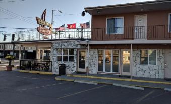 La Hacienda Motel