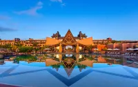 Lopesan Baobab Resort Hotels near Playa de Maspalomas
