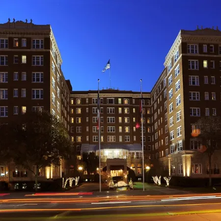 Warwick Melrose Hotel